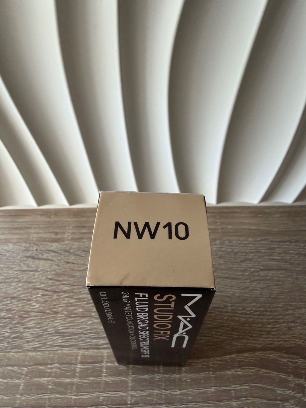 MAC Cosmetics Studio Fix Fluid Foundation NW10 - Beige New - Picture 3 of 7